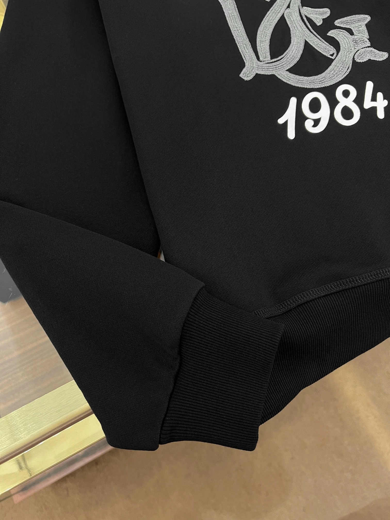 wg.luxury- 4o835& embroidery logo item:D-F409J1501
